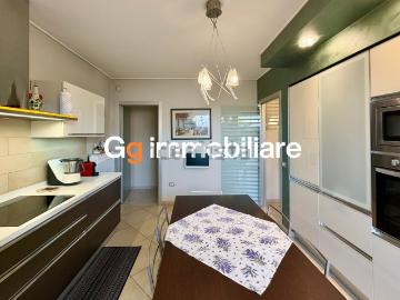 Villetta a schiera in vendita di 175 m² in Via della Croce, 1