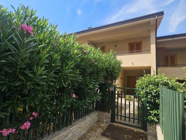 Villetta a schiera in vendita di 180 m² in Via della Mina