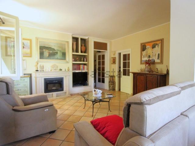 Villetta a schiera in vendita di 175 m² in Via Montilgallo