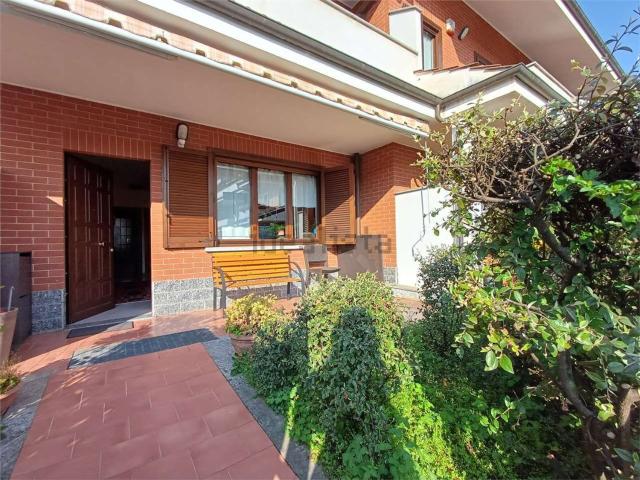 Villetta a schiera in vendita di 176 m² in Via Fenoglio, 11