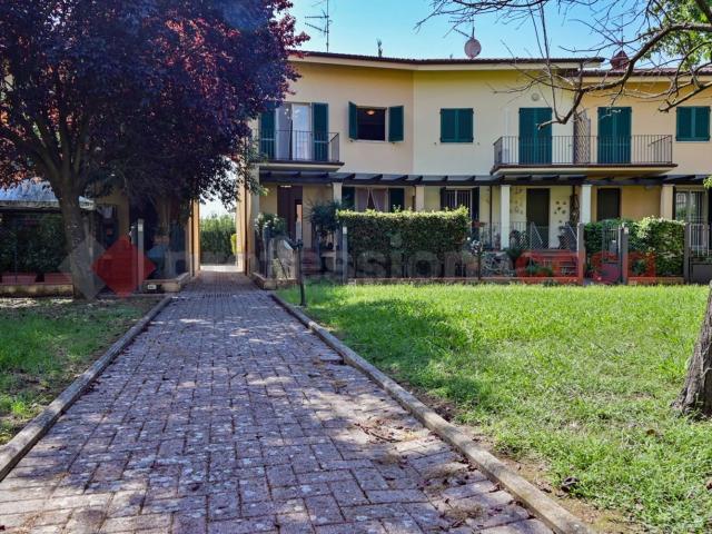 Villetta a schiera in vendita di 176 m² in Via Provinciale Vallecchia, 87
