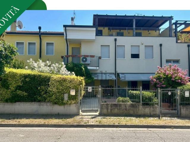 Villetta a schiera in vendita di 176 m² in Viale F.Tommaso Marinetti, 8