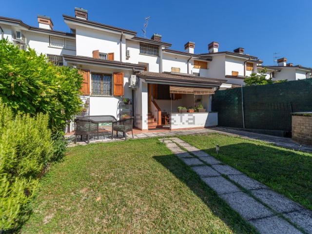 Villetta a schiera in vendita di 177 m² in Via Olivelli