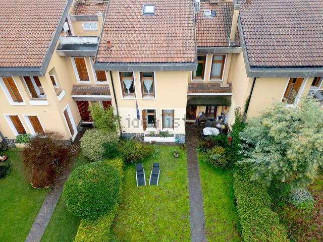 Villetta a schiera in vendita di 178 m² in Via Giacomo Matteotti, 45