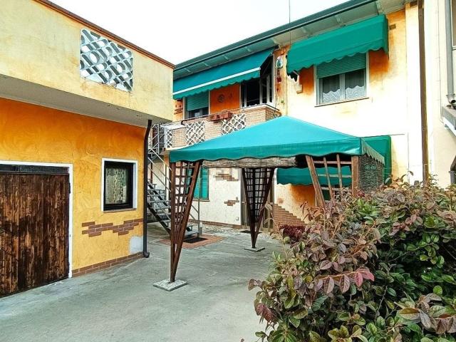 Villetta a schiera in vendita di 179 m²