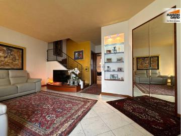 Villetta a schiera in vendita di 179 m² in Via Aldo Moro, 19