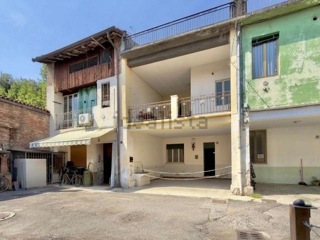 Villetta a schiera in vendita di 179 m² in Via IV Novembre, 75