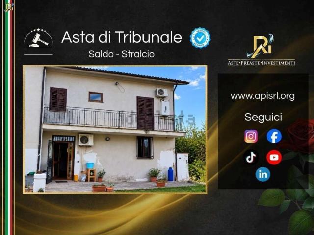Villetta a schiera in vendita di 179 m² in Via Le Prata