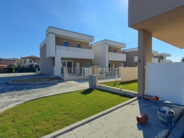Villetta a schiera in vendita di 180 m² in Via Cattaneo Raffaele, 3