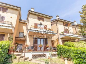 Villetta a schiera in vendita di 180 m² in Via Carlo Angeloni, 4
