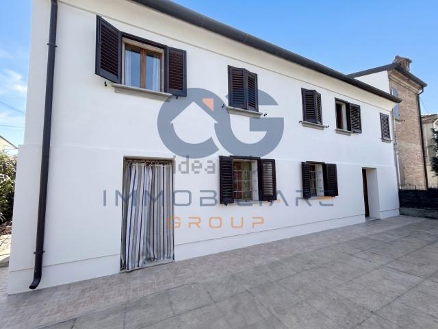 Villetta a schiera in vendita di 180 m² in Via Cento, 191