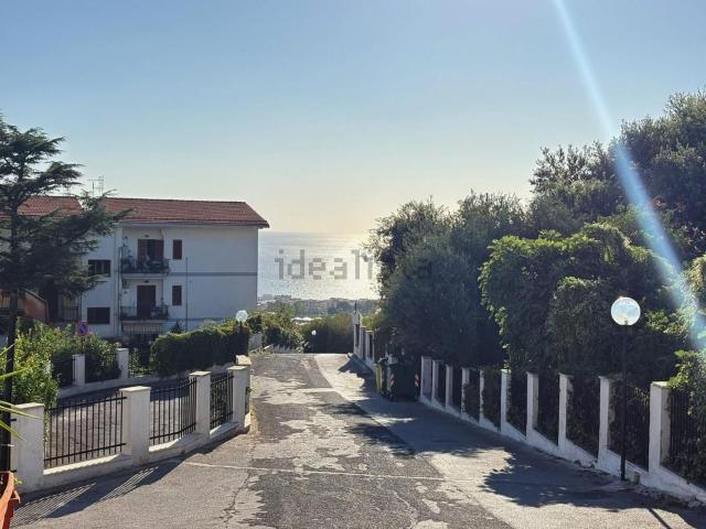 Villetta a schiera in vendita di 180 m² in Via B. Cozzolino, 134