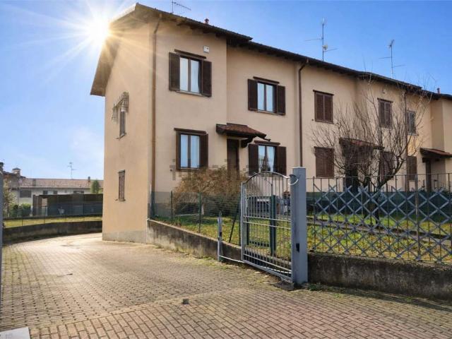 Villetta a schiera in vendita di 180 m² in Via Bozzente