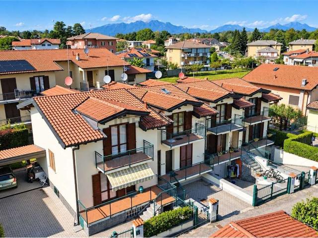 Villetta a schiera in vendita di 180 m² in Via G.Puccini, 26