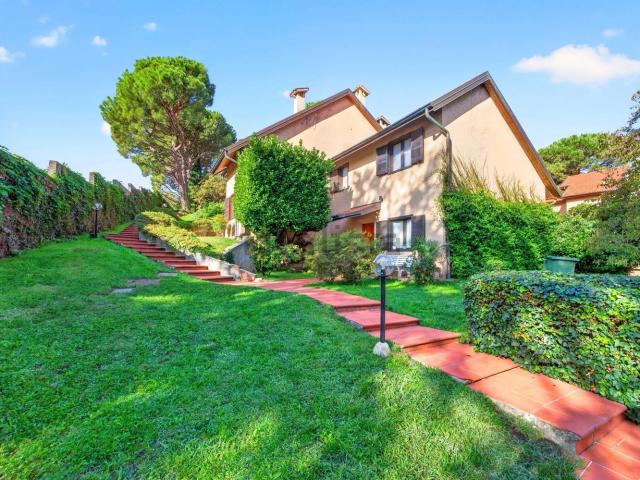 Villetta a schiera in vendita di 180 m² in Via Giuseppe Parini, 51