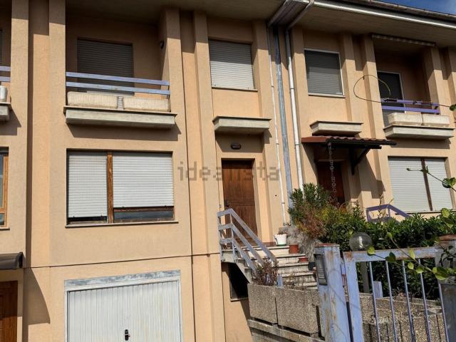 Villetta a schiera in vendita di 180 m² in Via Giovanni Battista Gerace, 17