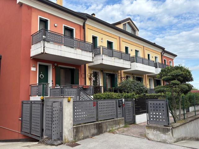 Villetta a schiera in vendita di 180 m² in Via Giovanni Falcone