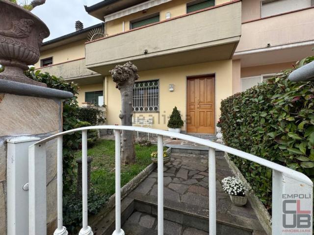 Villetta a schiera in vendita di 180 m² in Via Gugnani, 2