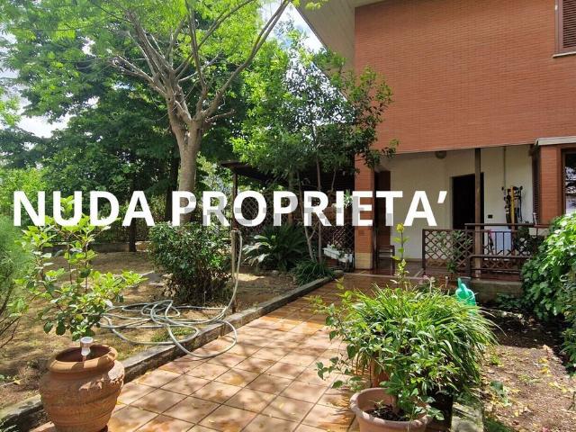 Villetta a schiera in vendita di 180 m² in Via Guido D&apos Arezzo, 69