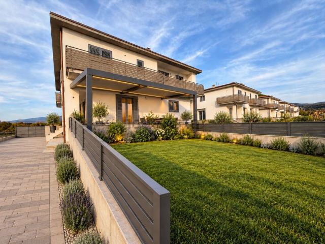 Villetta a schiera in vendita di 180 m² in Via Guido Tarlati
