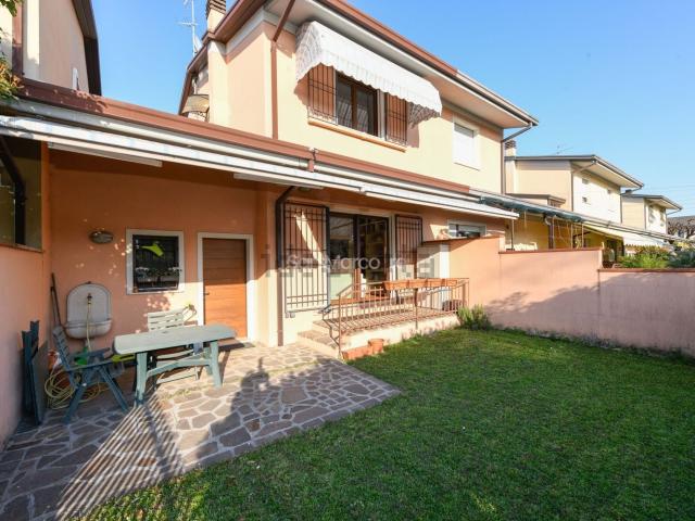 Villetta a schiera in vendita di 180 m² in Via Don Lorenzo Milani