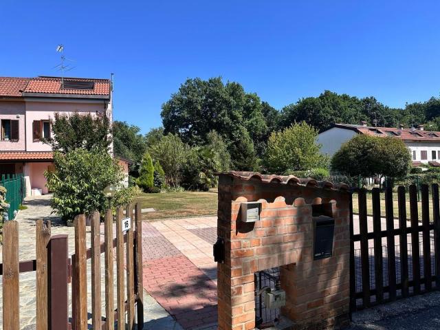 Villetta a schiera in vendita di 180 m² in Via dei Mughetti