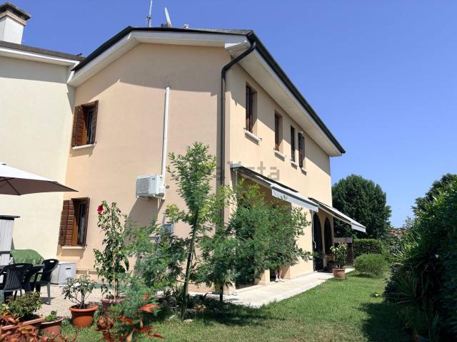 Villetta a schiera in vendita di 180 m² in Via del Barcaro