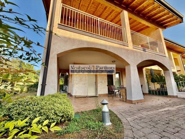 Villetta a schiera in vendita di 180 m² in Via dell&apos Edera, 5