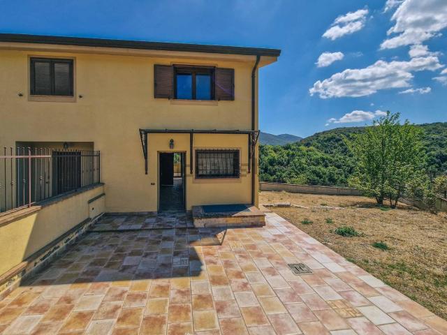 Villetta a schiera in vendita di 180 m² in Via della vite
