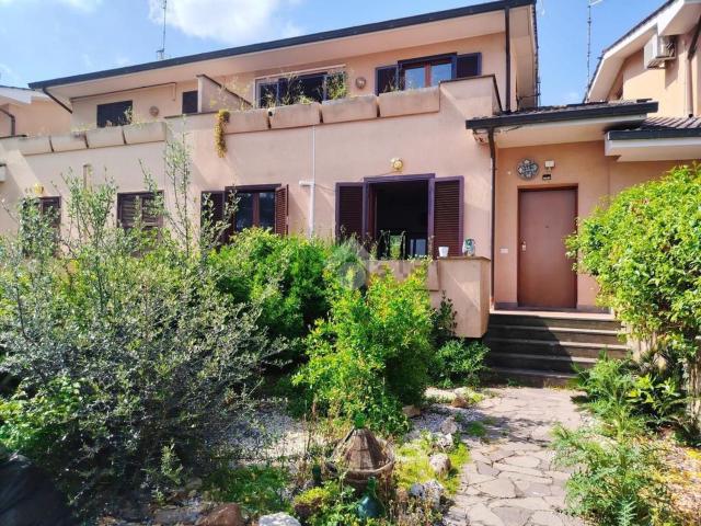 Villetta a schiera in vendita di 180 m² in Via delle Case Basse, 178
