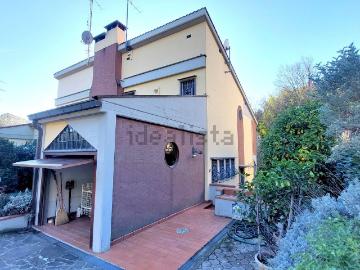 Villetta a schiera in vendita di 180 m² in Via Eletto Palandri