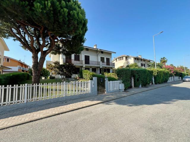 Villetta a schiera in vendita di 180 m² in Via F. Gabotto