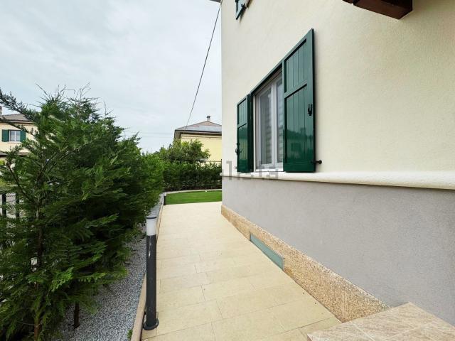 Villetta a schiera in vendita di 180 m² in Via M. Garbagni