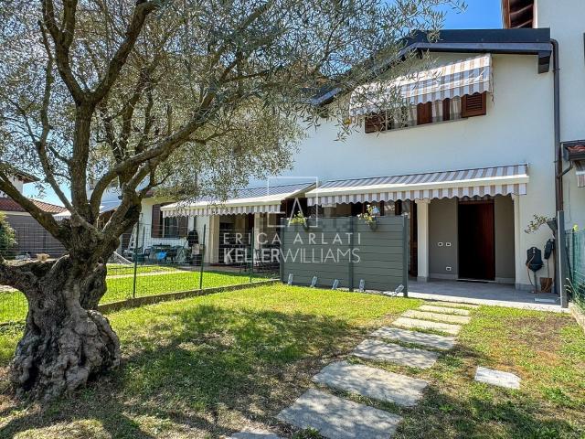 Villetta a schiera in vendita di 180 m² in Via Monte Bianco