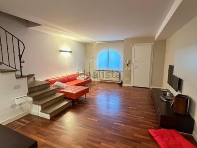 Villetta a schiera in vendita di 180 m² in Via Mallemort de Provence