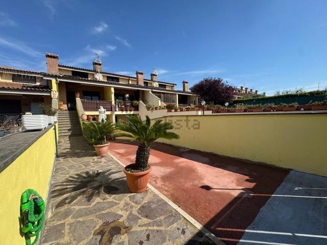 Villetta a schiera in vendita di 180 m² in Via Massa di San Giuliano, 294