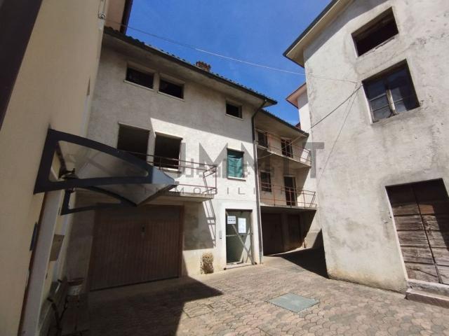Villetta a schiera in vendita di 180 m² in Via Sbabi