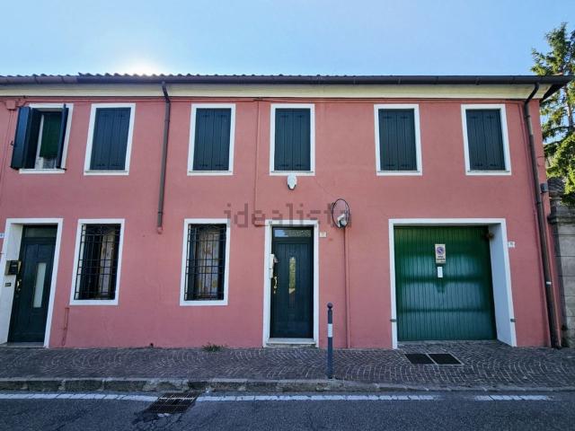 Villetta a schiera in vendita di 180 m² in Via Settabile
