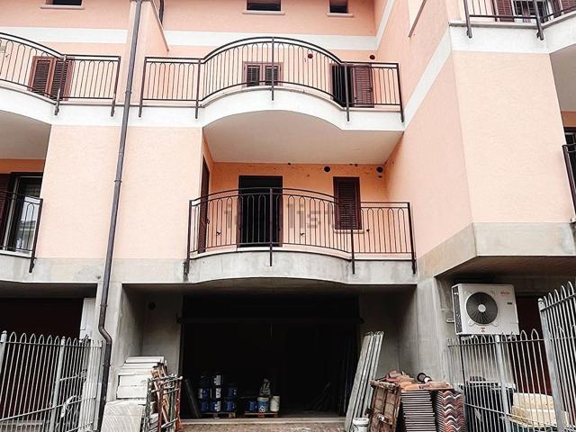 Villetta a schiera in vendita di 180 m² in Via Tonale, 17
