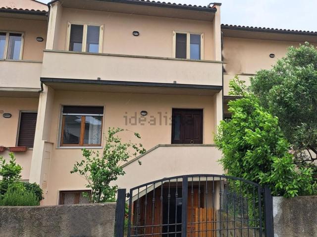 Villetta a schiera in vendita di 180 m² in Via Trilussa