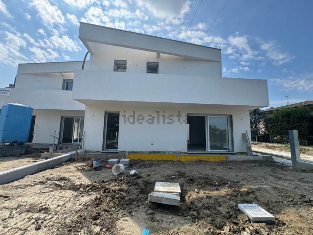 Villetta a schiera in vendita di 180 m² in Via Ugo Foscolo