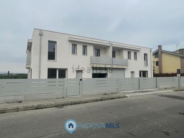 Villetta a schiera in vendita di 180 m² in Via Vangadizza, 46