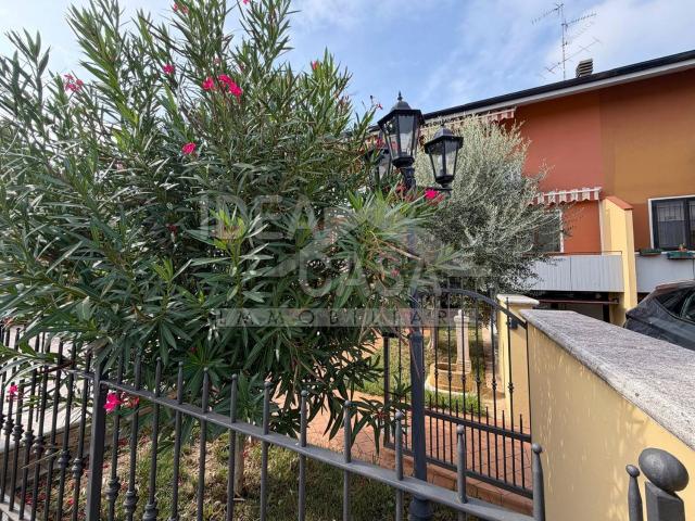 Villetta a schiera in vendita di 180 m² in Viale Antonio Gramsci