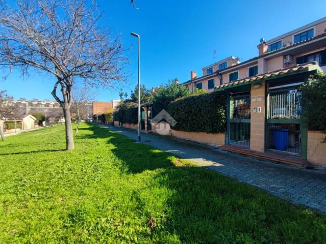 Villetta a schiera in vendita di 180 m² in Viale Giovanni Gentile, 350