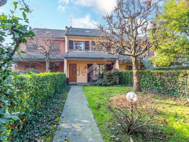 Villetta a schiera in vendita di 180 m² in Viale Giuseppe di Vittorio, 14