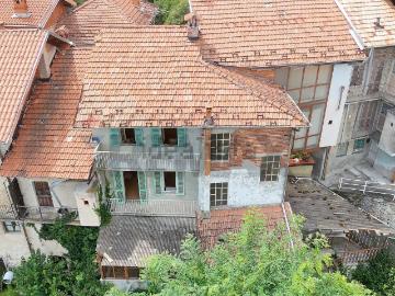 Villetta a schiera in vendita di 180 m² in Frazione Cerreia, 42