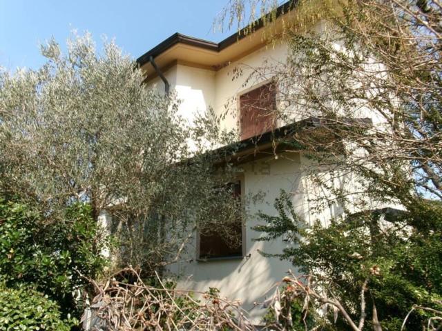 Villetta a schiera in vendita di 181 m² in Via Ligabue Antonio, 22