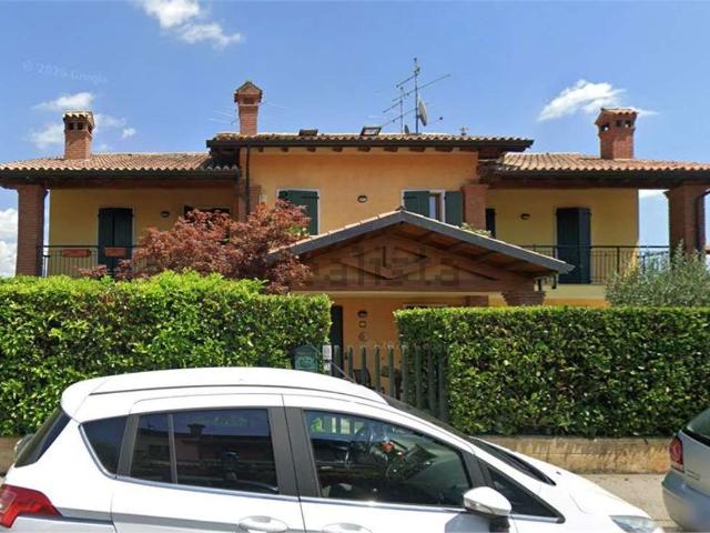 Villetta a schiera in vendita di 181 m² in Via XXV Aprile, 7