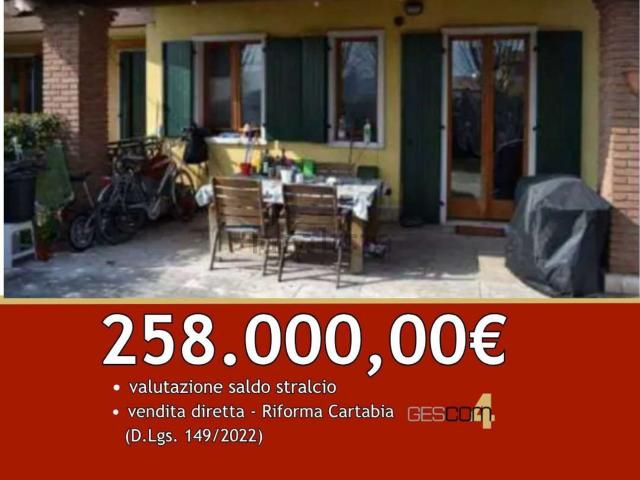 Villetta a schiera in vendita di 181 m² in Via XXV Aprile