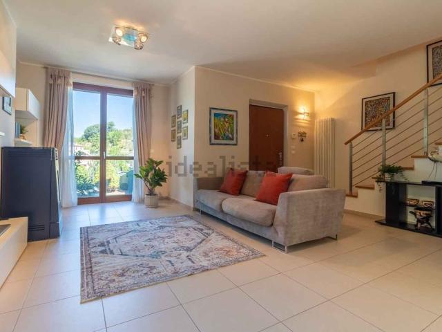 Villetta a schiera in vendita di 182 m² in Via Caduti di Nassiriya, 17